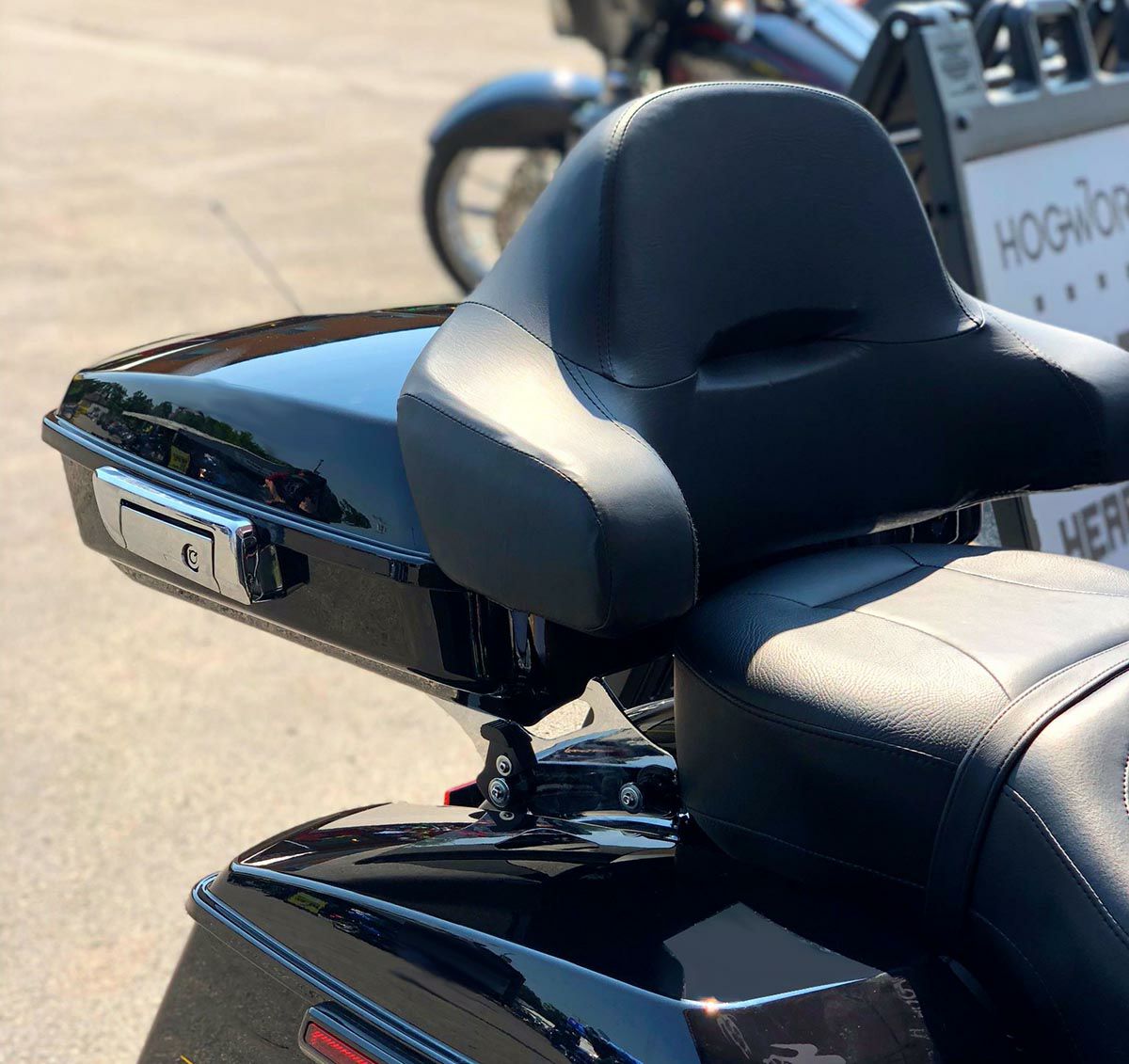 ツーリングやバイク旅行も充実すること間違いなし!人気モデルFXLRSTをはじめとするソフテイルモデルにツアーパックを!2
