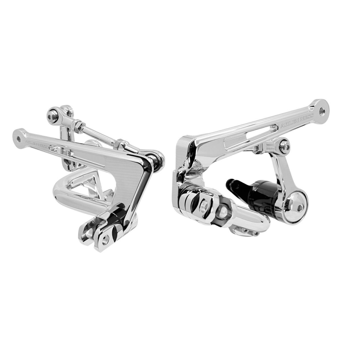 ハーレーツーリングモデルをミッドコントロールに変更!?パフォーマンス仕様により近づくコントロールキットがArlen Nessより登場!4