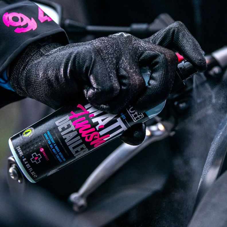 ハーレーの洗車やメンテナンスをもっと楽しく、もっと手軽に!実力とユーモアさを併せ持つMuc-Off製ケミカル商品多数販売開始!9