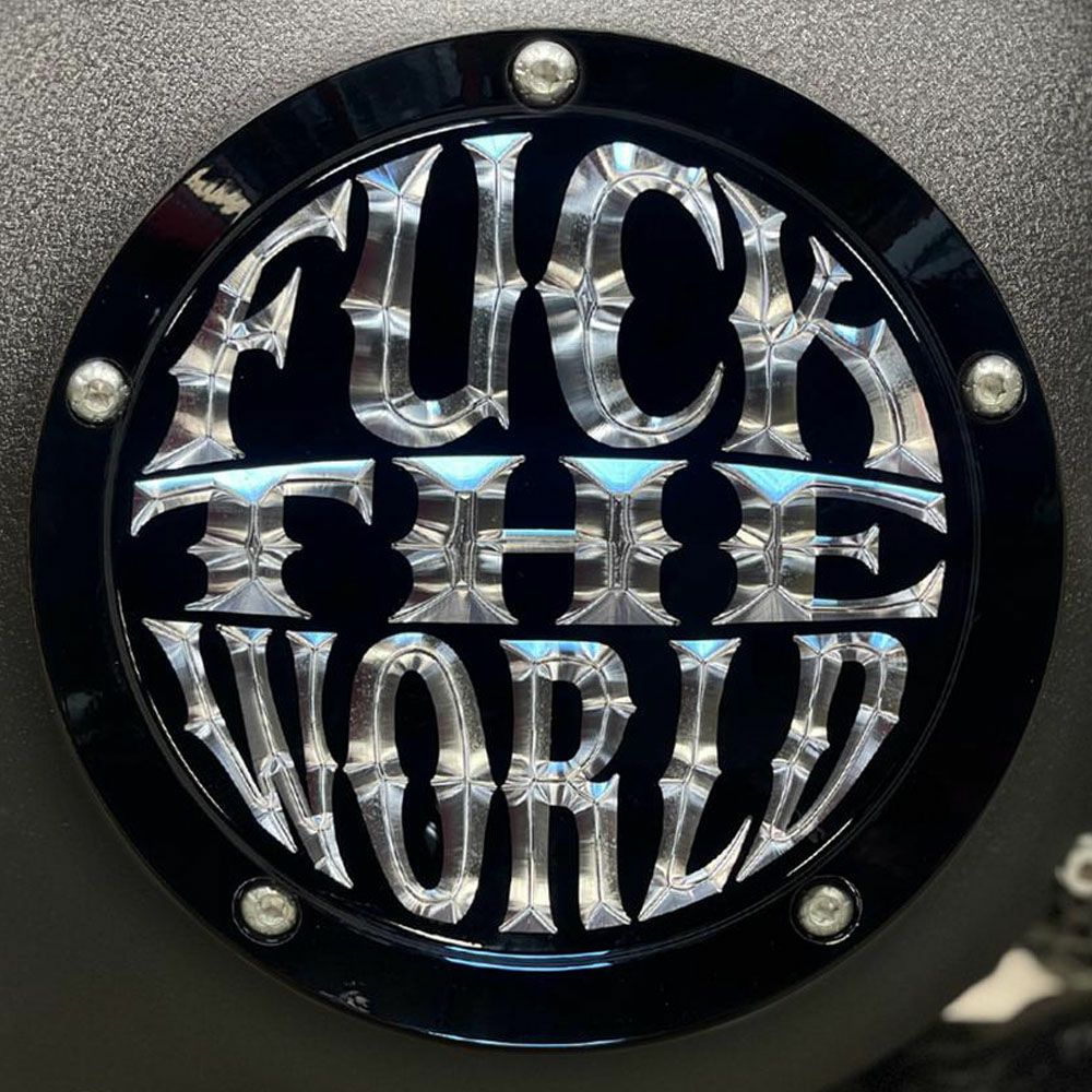 ハーレー業界伝説のビルダーインデアン・ラリーの意思を継ぎ、繊細な加工技術でインパクトあるデザインパーツを生み出すIndian Larry Motorcyclesよりカバーパーツが販売開始!6