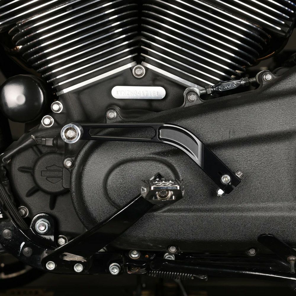 2018年以降のハーレーSOFTAILミッドコントロールモデル対応!フットコントロールを1インチプルバッグして、よりスポーティーかつ真のミッドコントロールの感触を体験せよ!6
