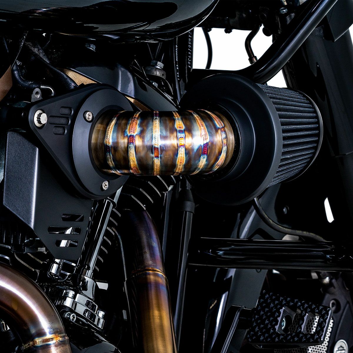 魅せるステンレス！デザイン性と機能性を合わせ持つVO2 Falcon で更なる高みのカスタムルックへ2