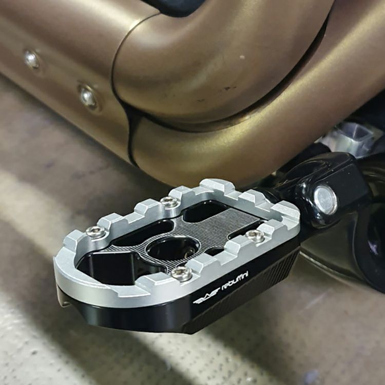 ブラック×色彩のツートンカラーでハーレーをクールに彩る! イタリア美学が詰まった製品を造るRebuffiniがHD-パーツに登場4