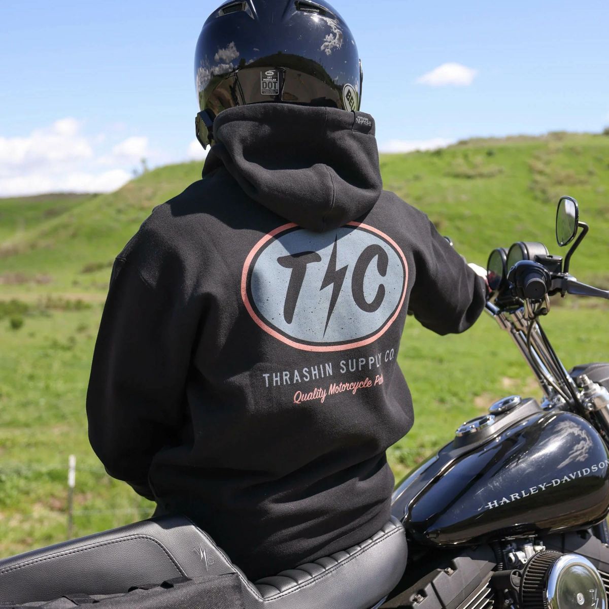 秋のツーリングはフーディーで決まり!走りもファッションも妥協しないハーレーライダーにお勧めのフーディーが続々販売開始!5