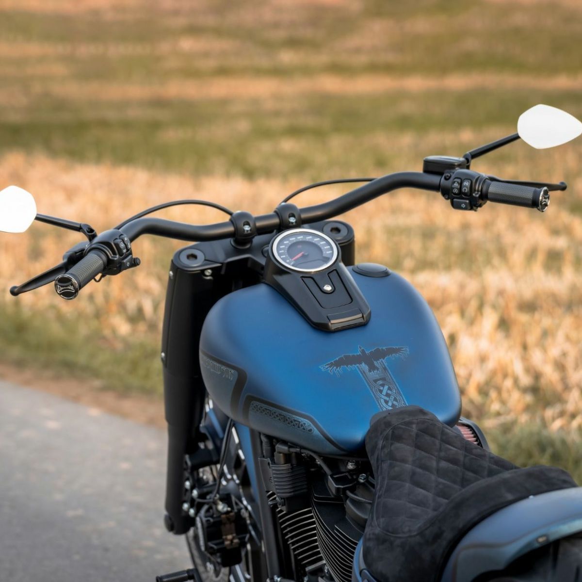 2025年モデルクルーザーライダー必見！車体のスタイルをより印象付ける個性豊かなハンドルバーがThunderbikeより続々登場5