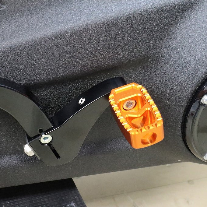 M8ソフテイルのシフト操作に大革新を！SPEEDRAより試行錯誤を繰り返し生まれたミッドコントロール用ヒールシフターが登場！4