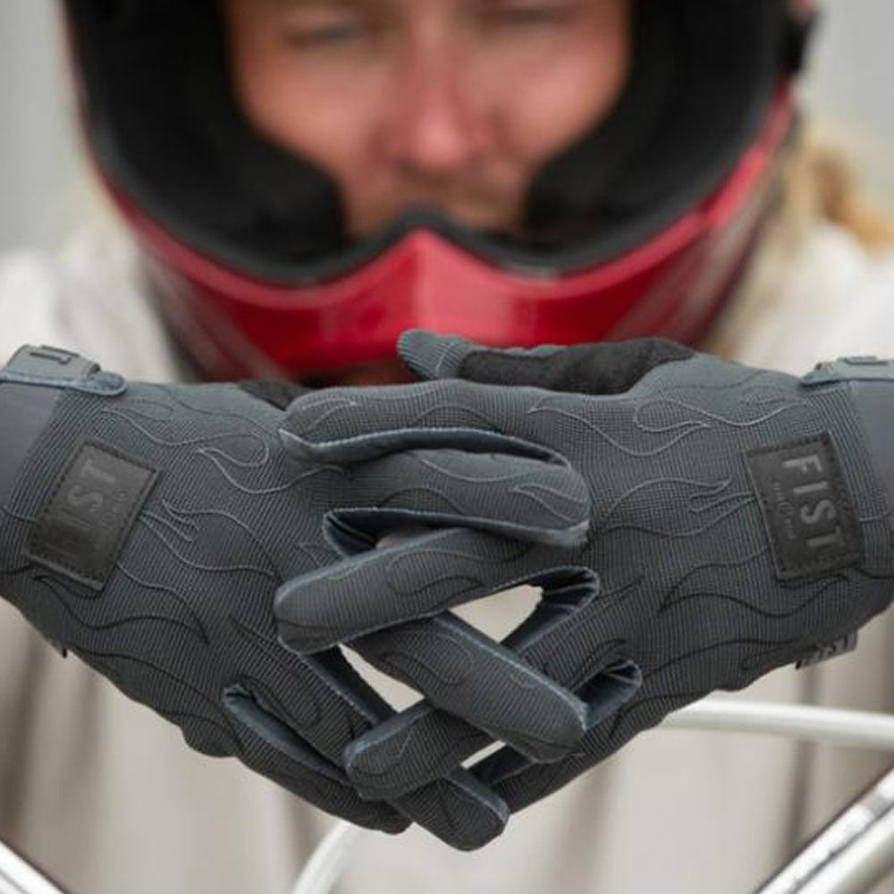 ド派手に夏のツーリングを楽しもう！モトクロス由来の高グリップグローブを取り扱うFIST HANDWEARが登場！8