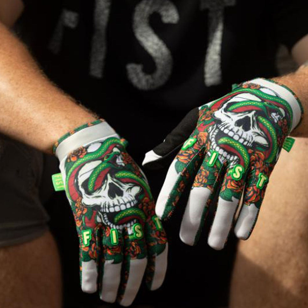 ド派手に夏のツーリングを楽しもう！モトクロス由来の高グリップグローブを取り扱うFIST HANDWEARが登場！4