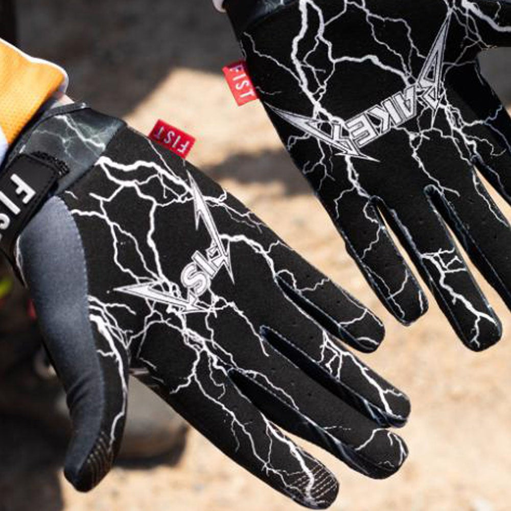 ド派手に夏のツーリングを楽しもう！モトクロス由来の高グリップグローブを取り扱うFIST HANDWEARが登場！5