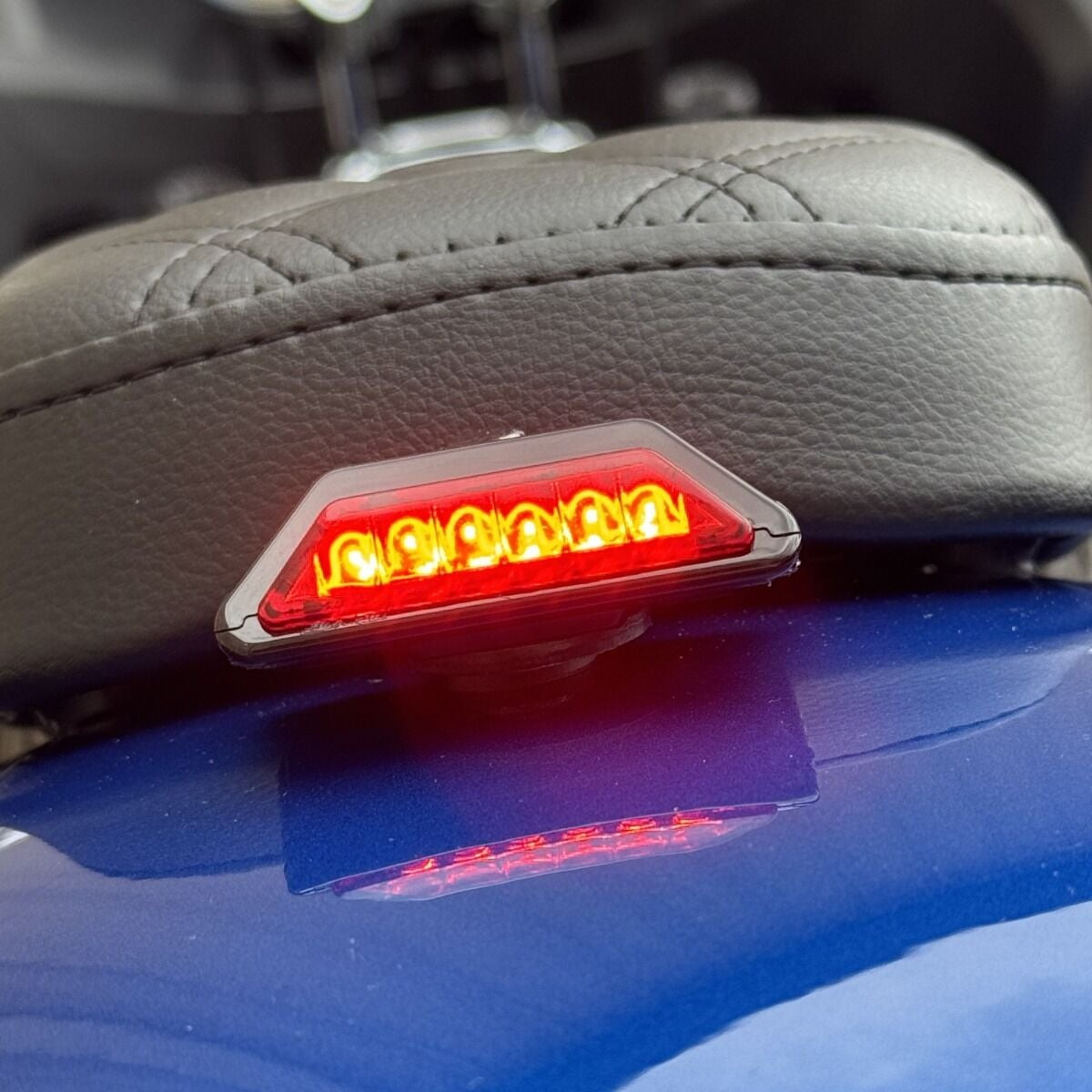 リア周りの印象を一変。小さなLEDが大きな存在感を生む、シートボルトLEDテールライトが新登場!3