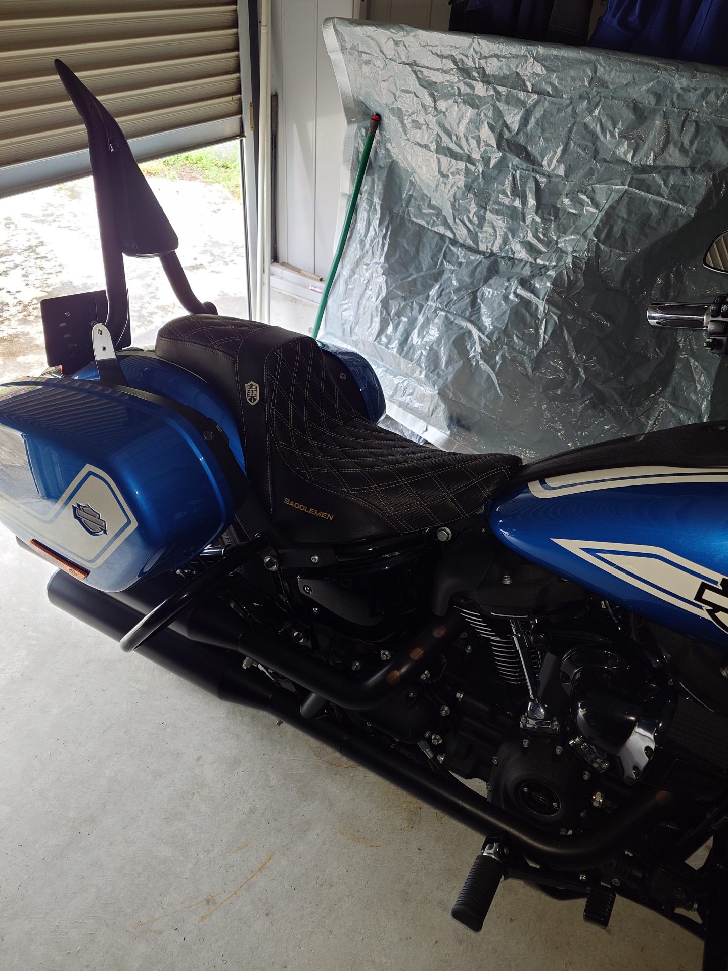 SaddleMen シート - ハーレーカスタムガイド