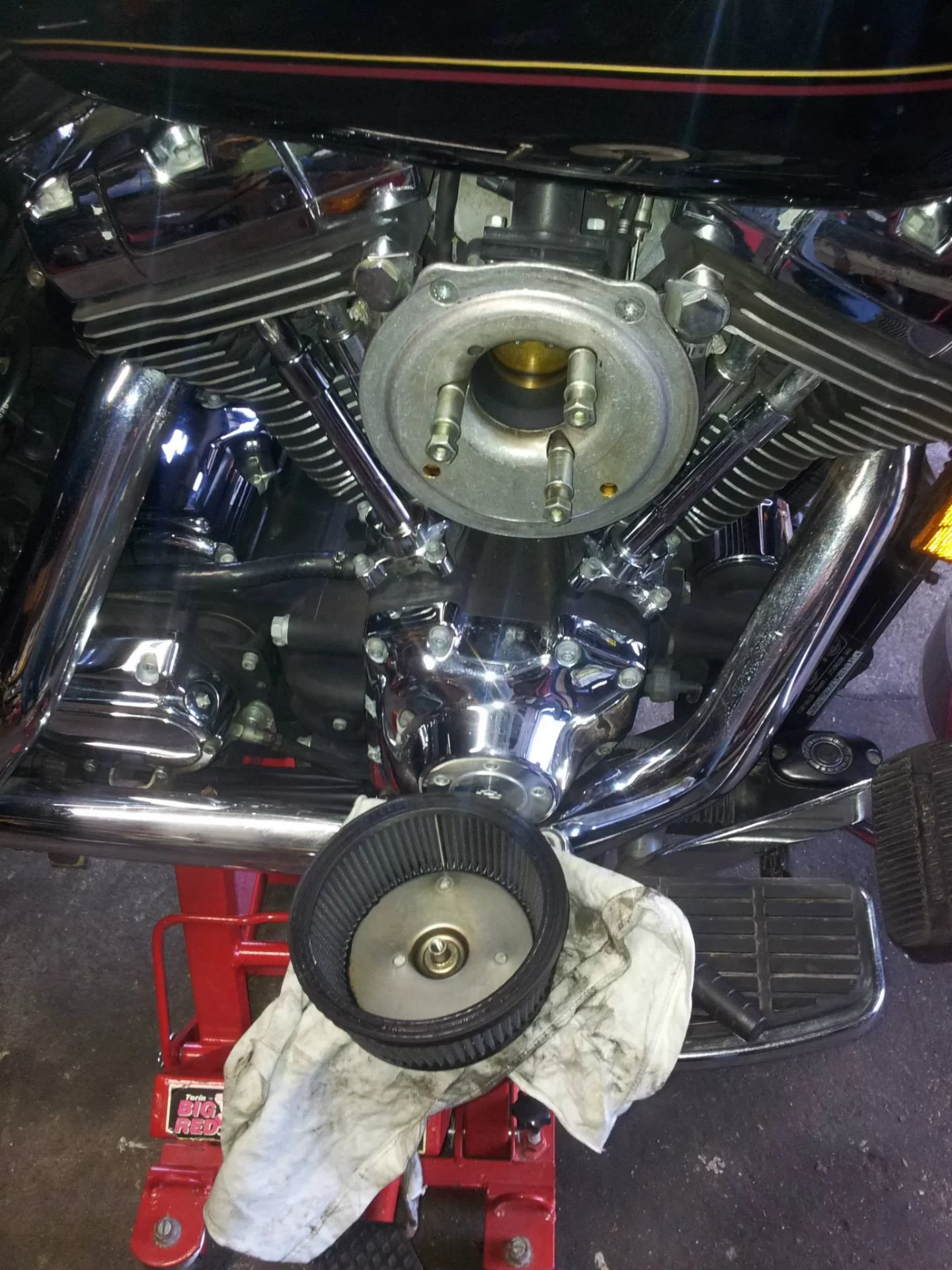 ハーレーのエアクリーナーのブローバイガス還元とオイル漏れ10