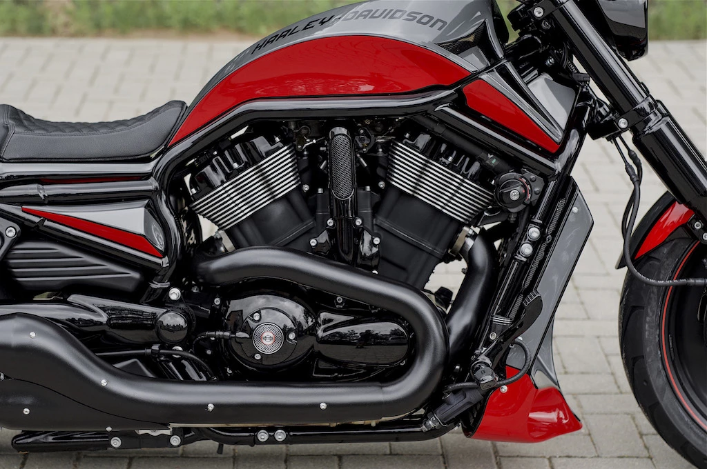 Killer Custom｜2008 VRSCDX - ハーレーカスタムガイド