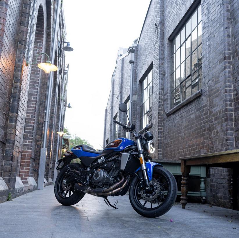 ハーレーX350に乗ってもっとどこまでも行きたい！そんな願望を叶える！外観を崩すことなく積載力を向上させるアシストリアキャリアがKIJIMAより販売開始！2