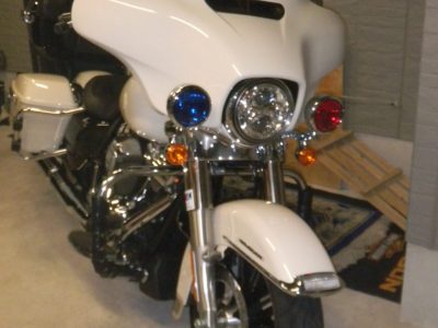 まだ新車　ハーレーポリスが発進^ ^