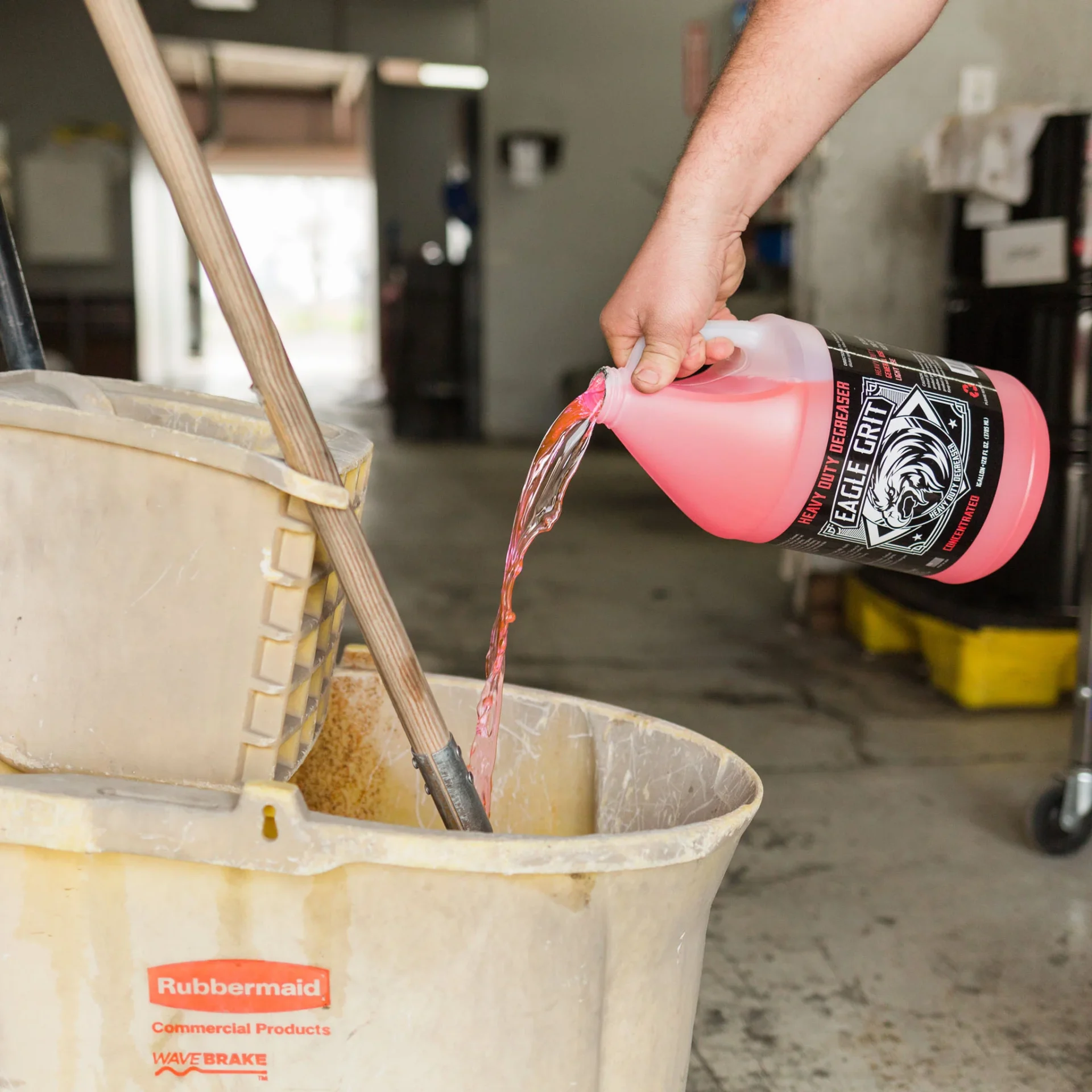洗う・落とす・守るを極める！洗車に革命が起きる！あ愛車にも手肌にも優しいEAGLE GRIT本気のケミカル3本が販売開始！2