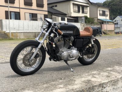 XLH883 Cafe Racer