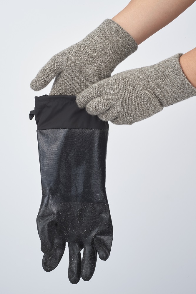 ツーリング先の突然の雨や、この寒い時期の洗車時に大活躍間違いなし!実用的機能が備わったTEMRES製防水グローブ登場!7