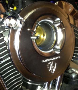 ハーレーのエアクリーナーのブローバイガス還元とオイル漏れ3